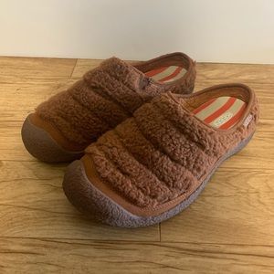 Women’s keen slippers